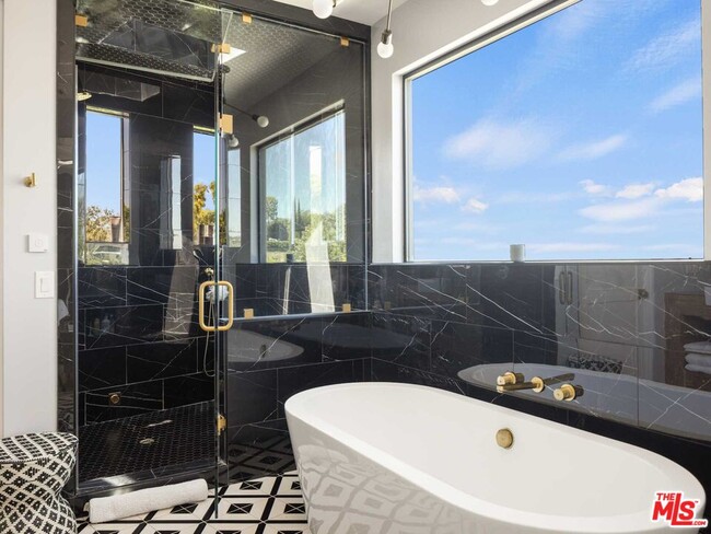 Building Photo - 3606 Berry Dr