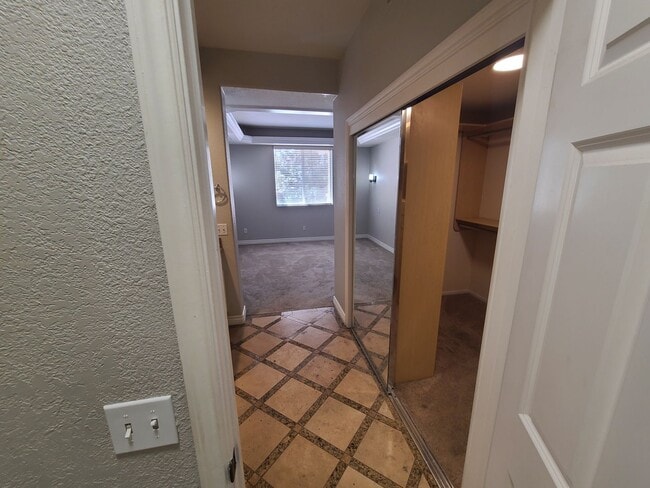 Building Photo - Great golf course views