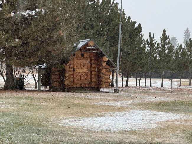 Building Photo - Enchanting Log Home for Lease