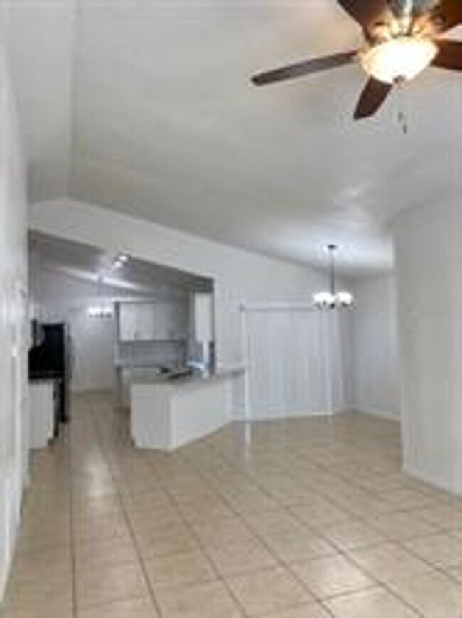 Building Photo - 1551 Ortega Ave