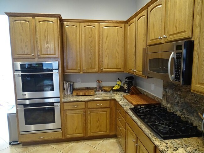 Building Photo - Single Story 4 Bedroom, Den & 3 Full Baths In Gated North Las Vegas Community