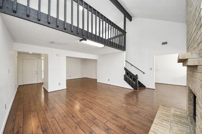 Building Photo - 6230 Grandvale Dr