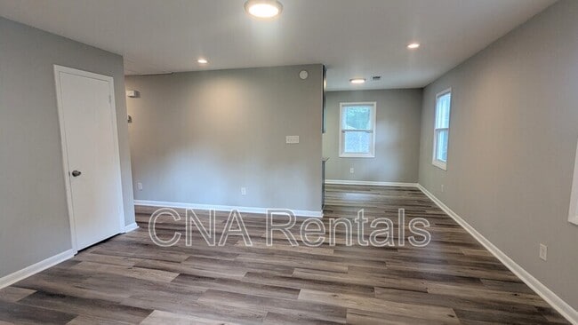 Building Photo - 838 Wilson Cir SW