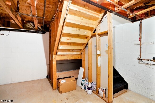 Building Photo - 8 Springholm Dr