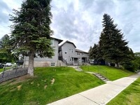 Building Photo - LOWER SOUTH HILL ONE BED NEAR HUCKLEBERRY'...