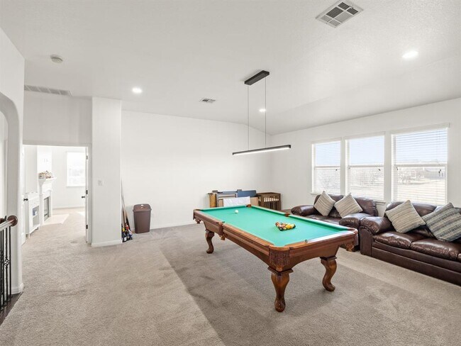 Building Photo - 4378 Green Tree Dr