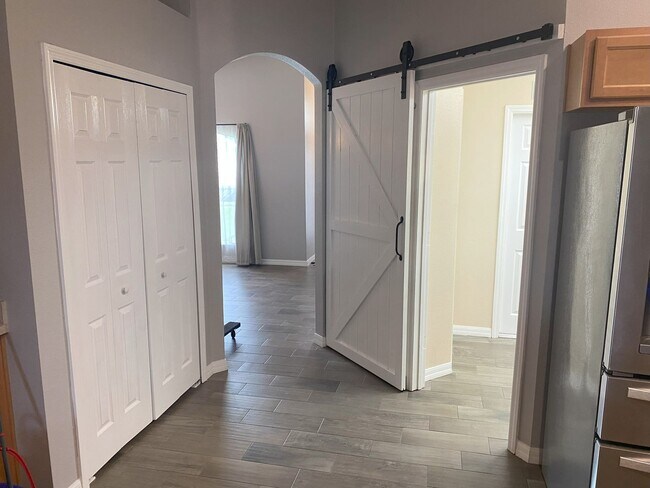 Building Photo - Beautiful Home Located In Tavares
