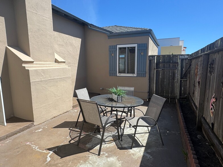 Building Photo - 601 Linden Ave