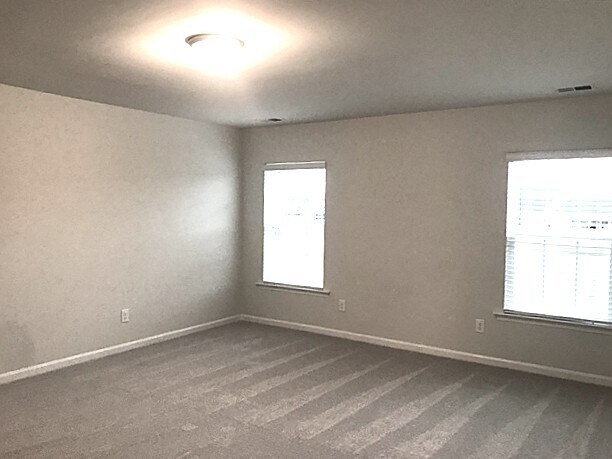 Building Photo - 518 Bush Dr