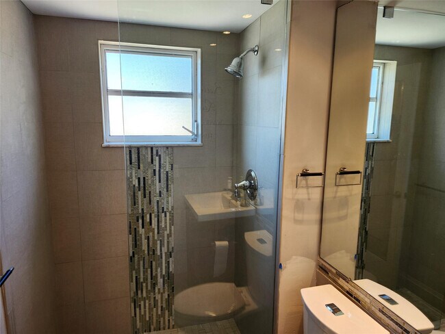 Building Photo - 301 Cambridge Rd