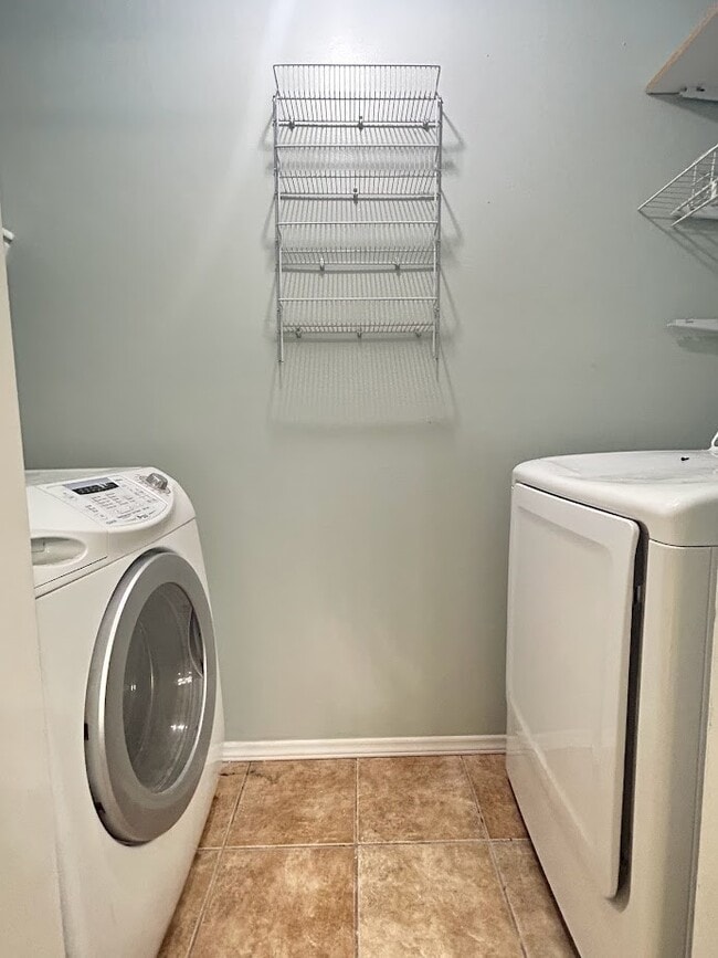 Building Photo - 4052 N Abington Ct