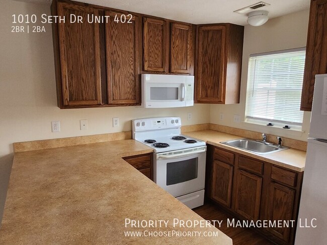 Building Photo - 2BR 1.5 BA Townhouse with Deck, Staunton
