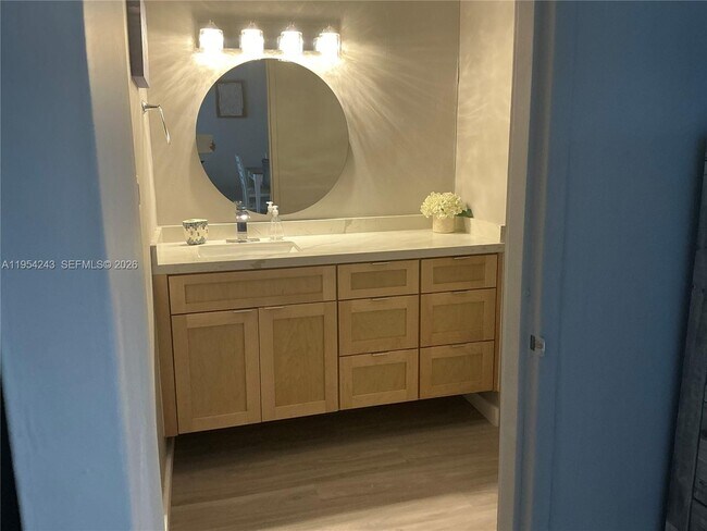 Building Photo - 800 West Ave