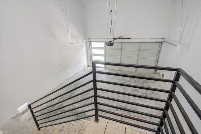 Building Photo - 4916 Sunbeam St