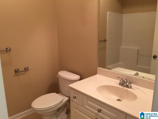 Building Photo - 1033 Ashwood Dr