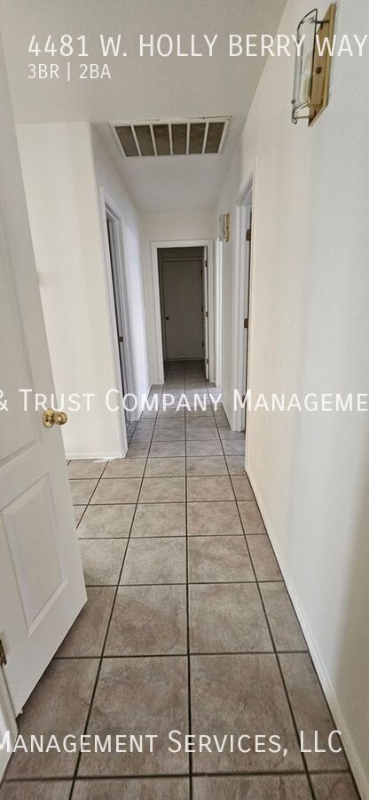 Building Photo - 4481 W Holly Berry Way