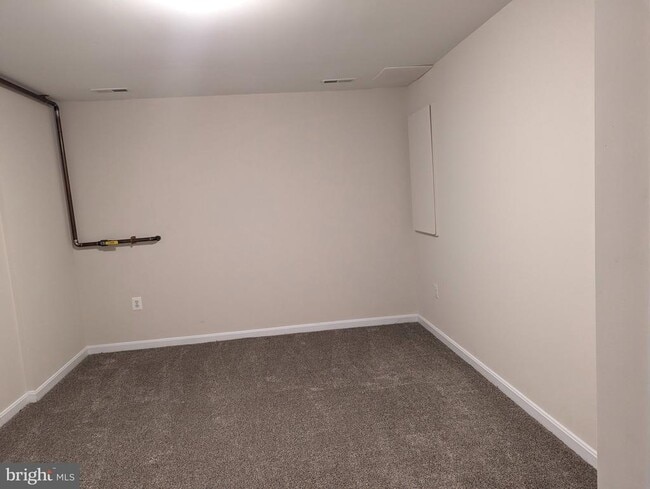 Building Photo - 141 Winslow Pl