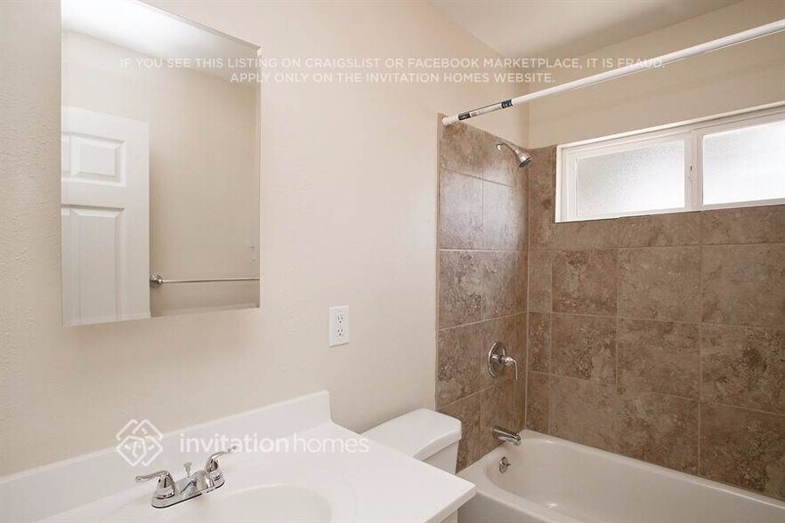 Building Photo - 311 E Cummings Ln