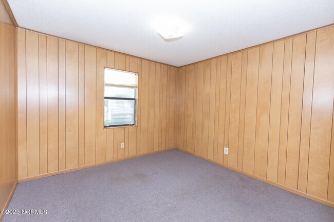 Building Photo - 106 Ravenwood Dr