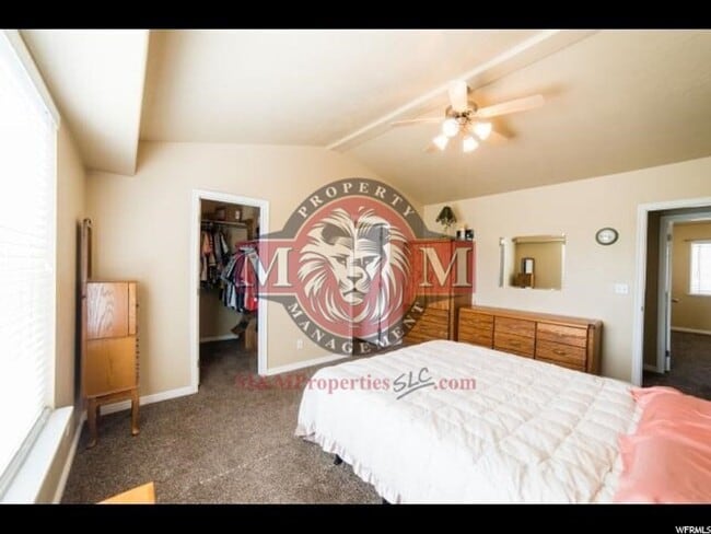 Building Photo - 3 Bd 2.5 Bath Condo 2 Car Garage