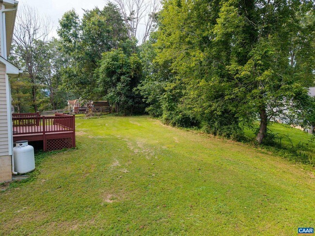 Building Photo - 497 Sunset Dr
