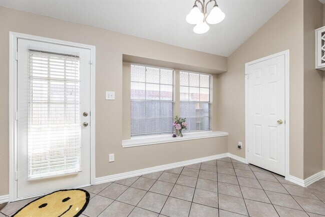Building Photo - 4523 Wavertree Dr