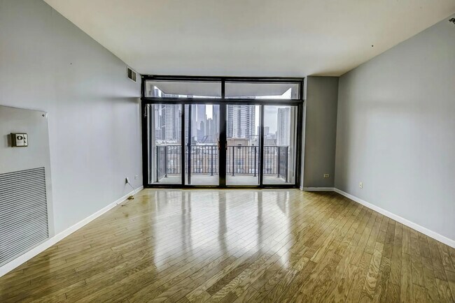 Building Photo - 435 W Erie St