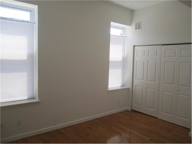 Building Photo - 1801 W Master St