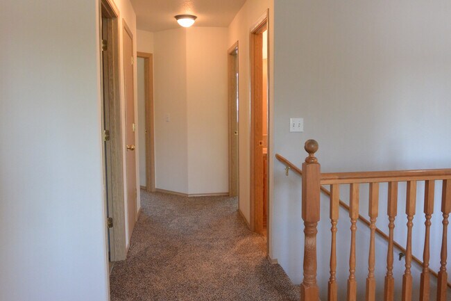 Building Photo - 6307 NE 59th Ct