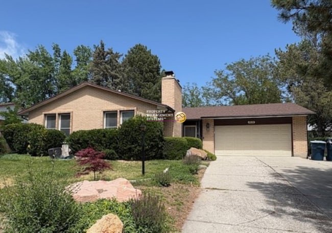 Building Photo - 4 Bedroom / 3 Bath Home in Sandy!