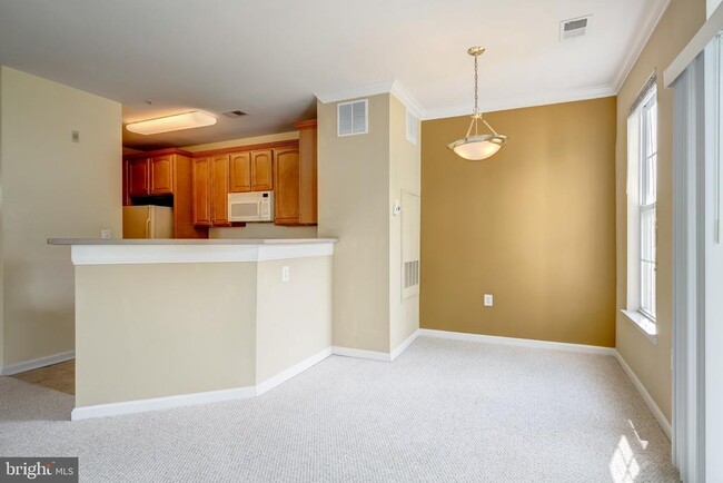 Building Photo - 13024 Cabin Creek Rd