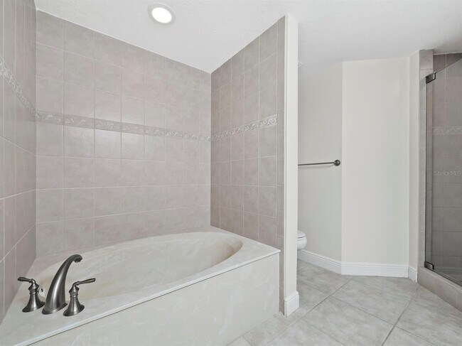 Building Photo - 800 N Tamiami Trl