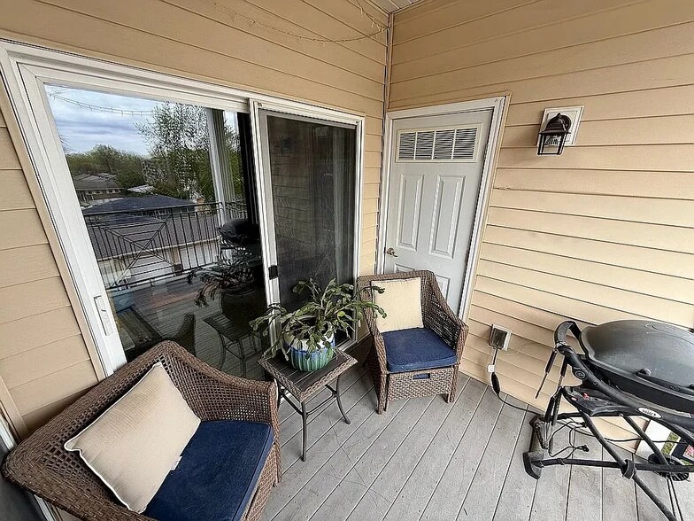 Building Photo - 636 Grandview Ct