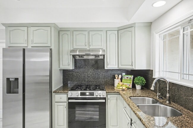Building Photo - Modern 3BD Home with Eco Water Systems, EV Charging & Designer Finishes – Prime San Jose Locale