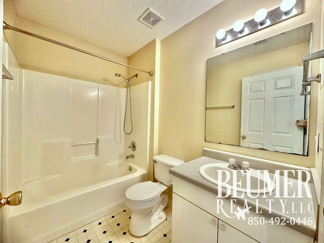 Building Photo - 3bd/2ba Home For Rent