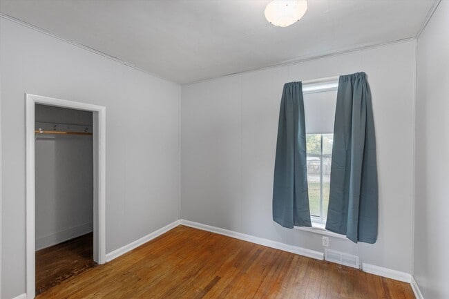 Building Photo - Home For Rent Papillion