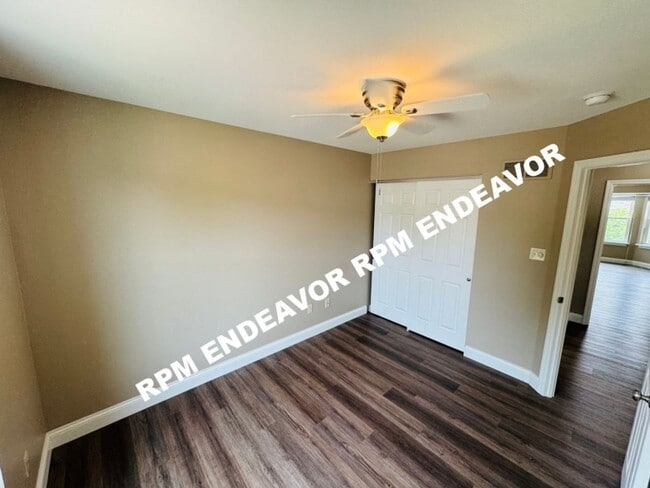 Building Photo - Beautiful 3BR/2.5BA Rental with Garage, Fe...