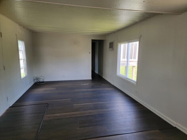 Building Photo - 1317 E Elgin St