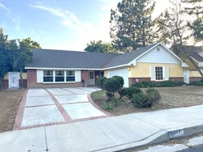 Building Photo - 3-bedroom 2-bathroom House for Rent in Riverside