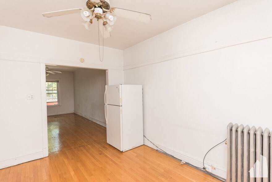 Building Photo - 5131 N Wolcott Ave
