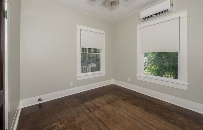 Building Photo - 206 S Sims Ave