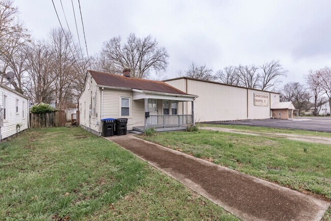 Building Photo - 4060 La Salle Ave