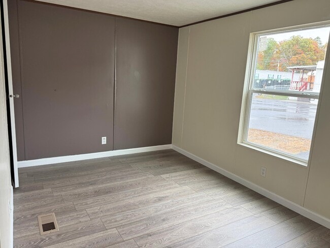 Building Photo - 565 Travis Wy