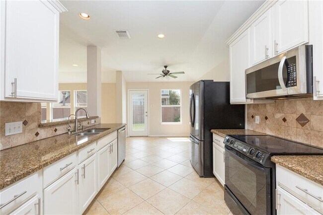 Building Photo - 4202 Santa Marina St