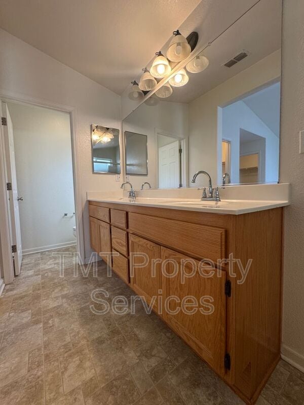 Building Photo - 9084 Pebble Field Way