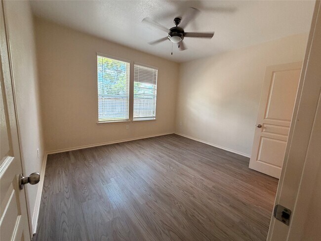 Building Photo - 4622 Champions Landing Dr