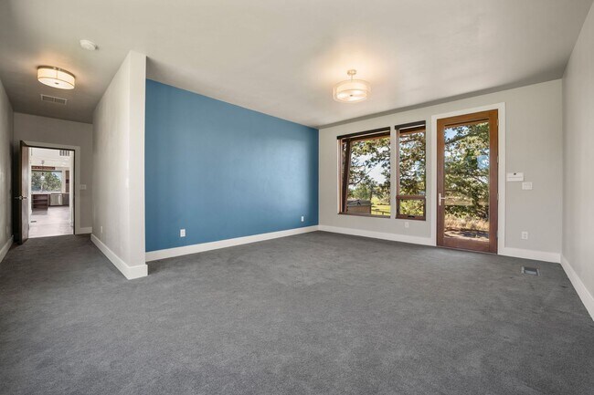 Building Photo - 64144 Pioneer Loop