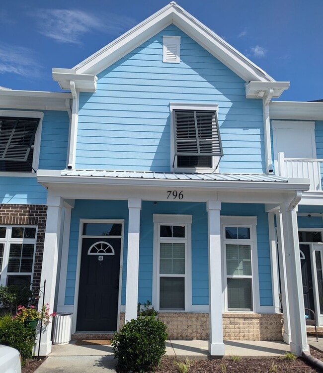 Building Photo - Market Common - The Sail House