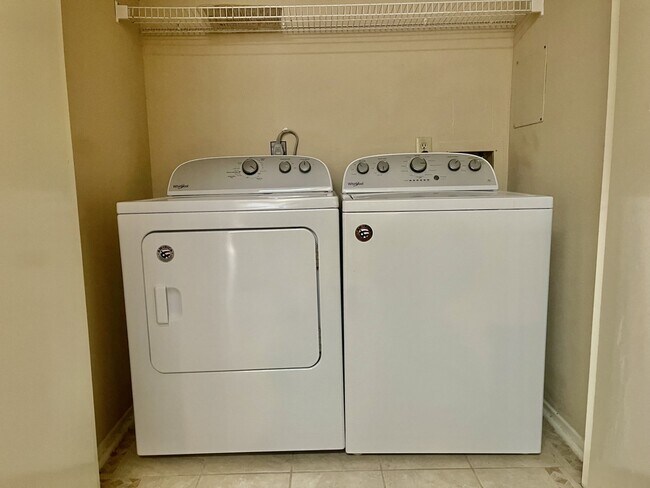 Building Photo - 2711 Grants Lake Blvd