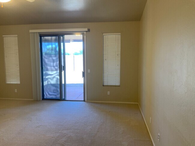 Building Photo - Great home on quiet cut-de-sac